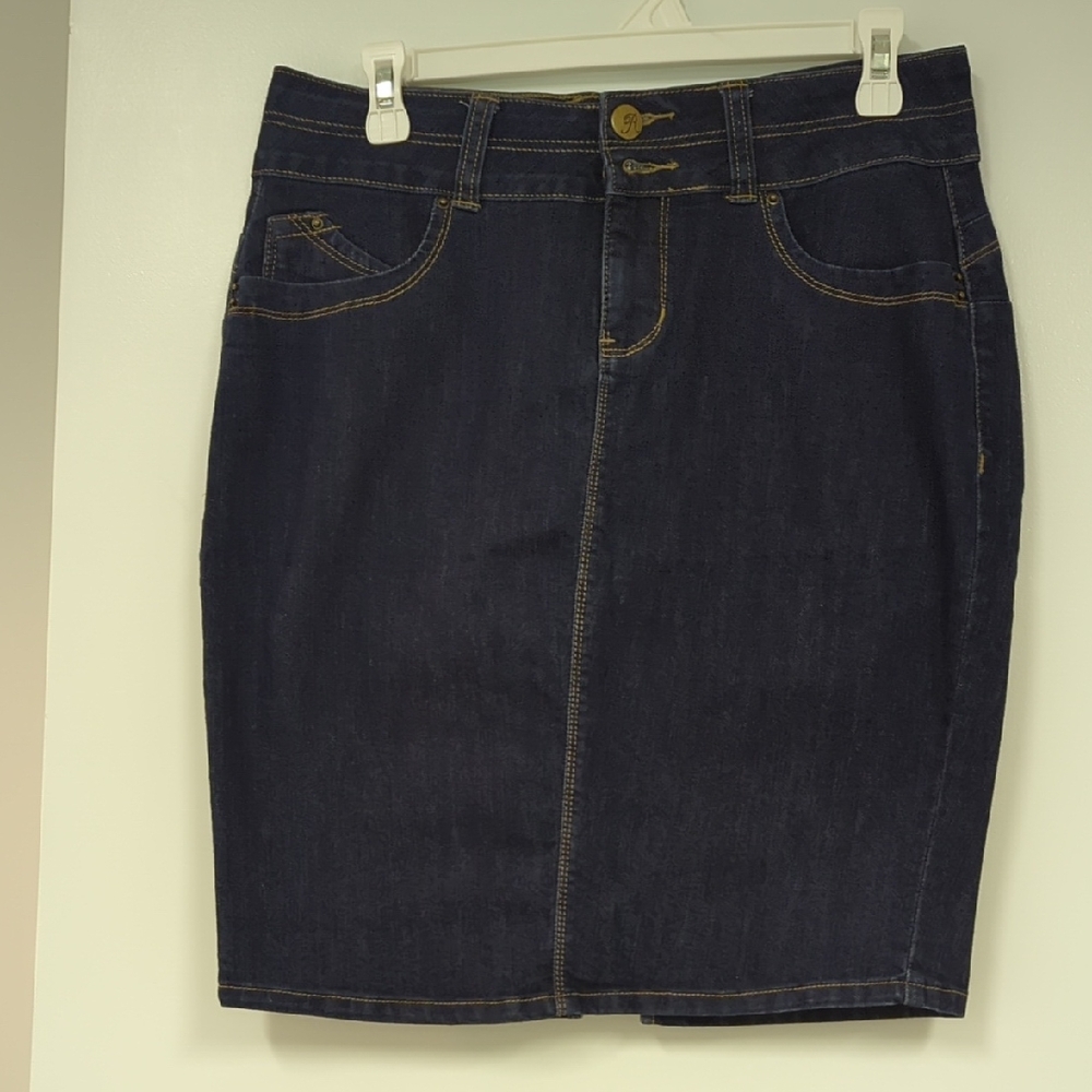 Elegant Dark Denim Pencil Skirt